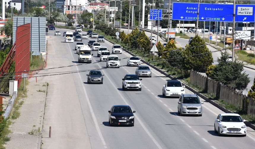 Bayram dönüşü ekiplerden dikkat çağrısı: İzmir-Afyon arası yoğunluk var