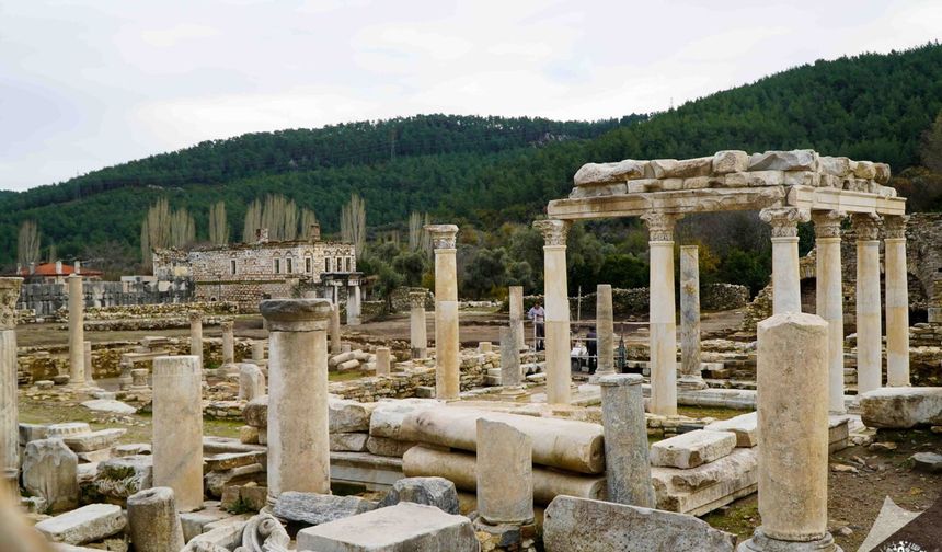 Gladyatörler şehri bayram tatilinde ziyaretçilerini tarihi yolculuğa çıkarıyor