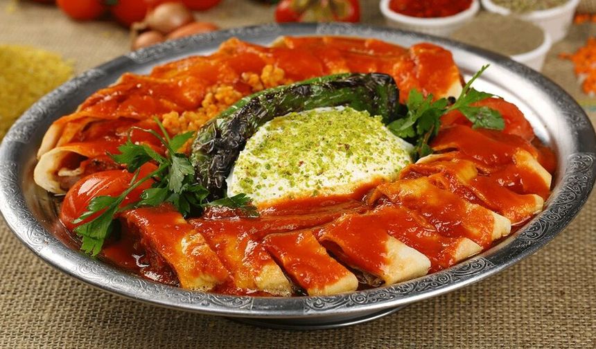 Bayramda kavurmaya alternatif lezzet: Beyti sarma tarifi