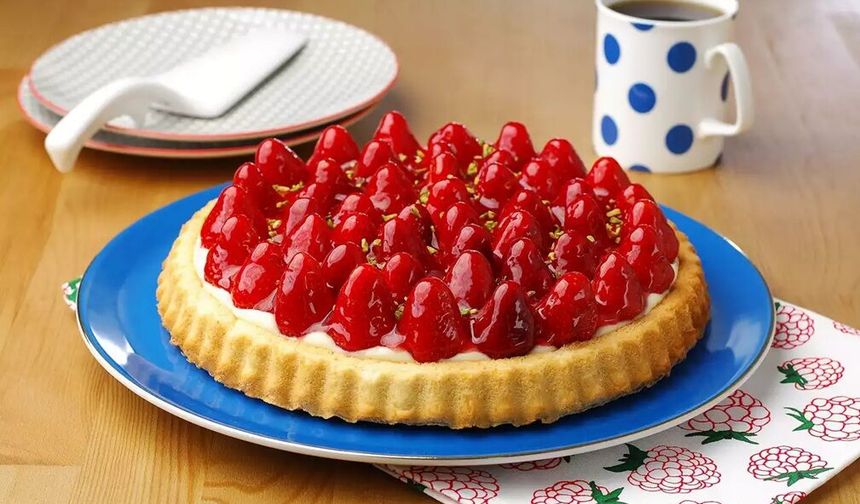 Pastane lezzetini aratmıyor: Deneyen herkesin bayıldığı Çilekli Tart tarifi!