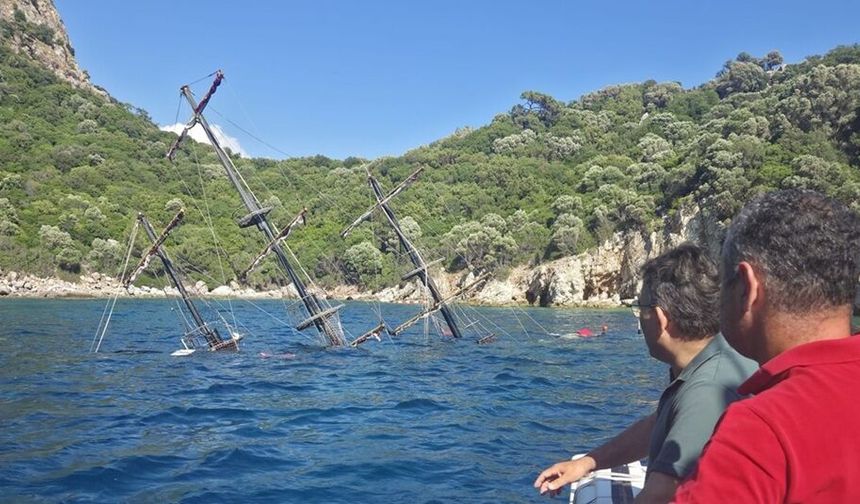 Marmaris’te günlük tur teknesi battı