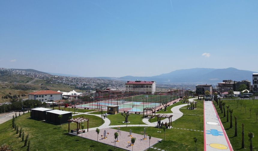 Özgür Özel Bayraklı’da Ferdi Zeyrek Spor Kompleksi açılışı ve araç filosu tanıtımına katılacak