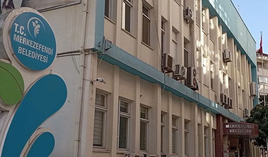 Denizli Merkezefendi Belediyesi'ne operasyon: 13 gözaltı