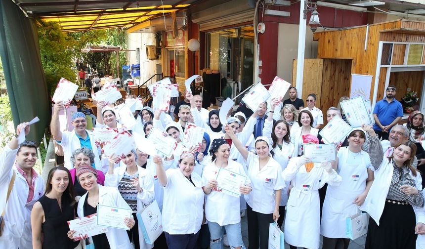 Türkiye’de tek pastacılık kursu: 32 kursiyer meslek sahibi oldu