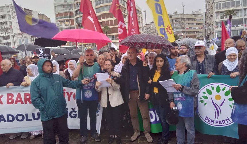 DEM Parti’den İzmir’de ‘Barış İçin Adım At’ yürüyüşü