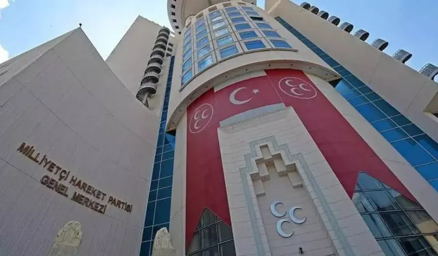 MHP’de çifte istifa o ilçelerden geldi