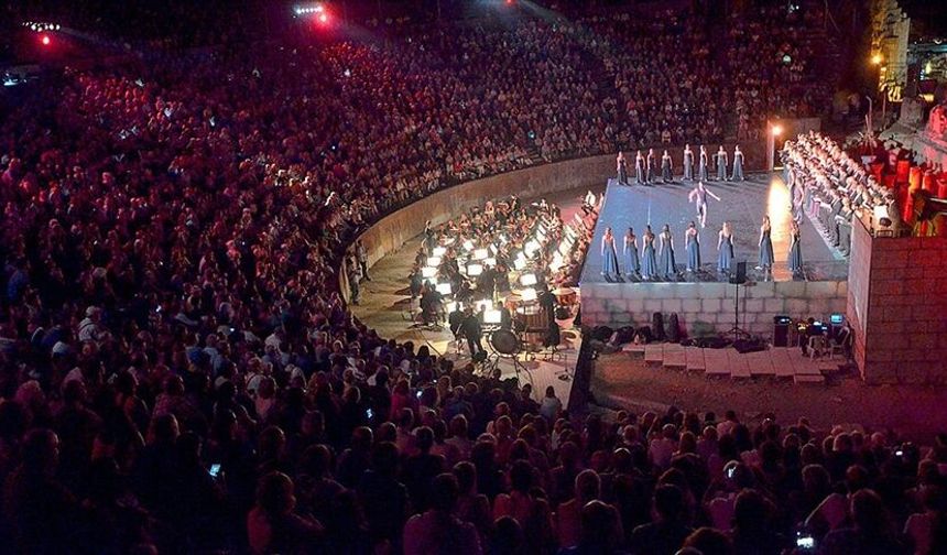 Dünya yıldızları İzmir'de: 9. Uluslararası Efes Opera ve Bale Festivali 26 Haziran'da başlayacak