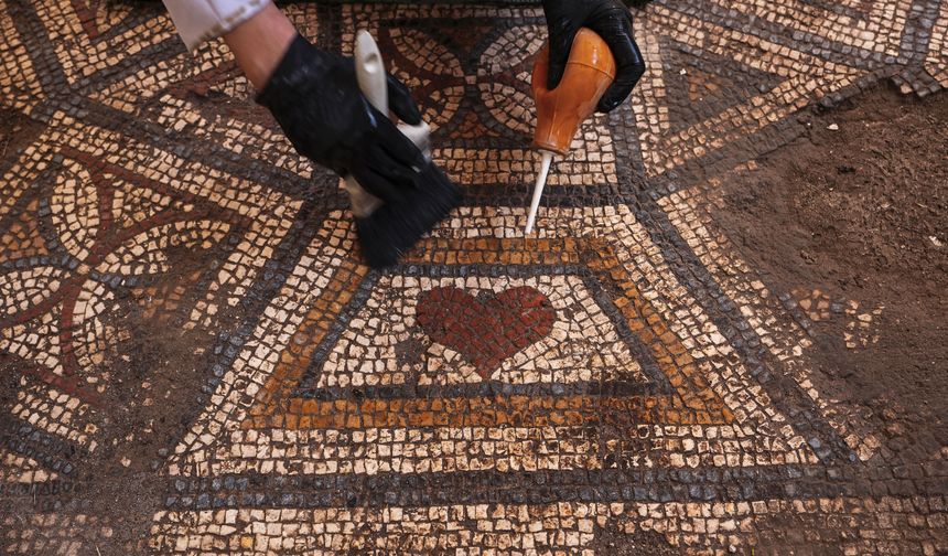 Mozaiklerde ortaya çıktı... İzmir'in 1500 yıllık aşk hikayesi