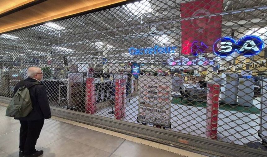 Türkiye'nin ilk hipermarketi kepenk kapattı