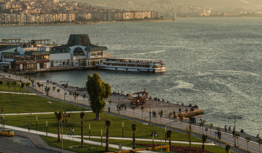 İzmir’in göç tablosu: Yabancılar arttı, Türk vatandaşları azaldı
