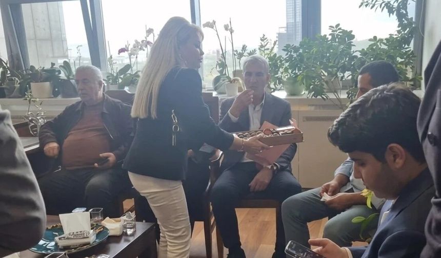 Çikolata dağıtması ve karikatür iddiasıyla gündemdeydi: CHP'li Alyans, Zeyrek ailesini aradı