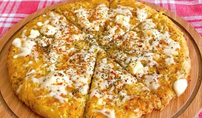 Pazar kahvaltınıza farklı bir lezzet katacak: Patates pizzası tarifi