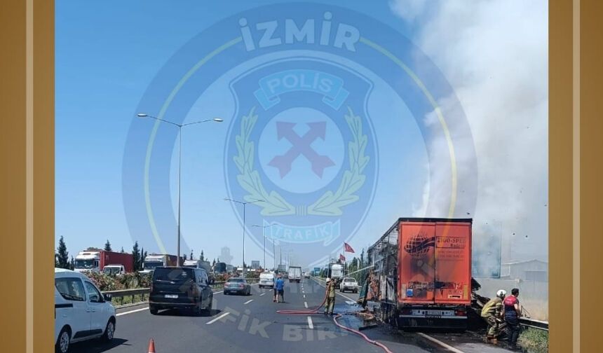 Çiğli yolunda araç yangını... İki şerit kapandı