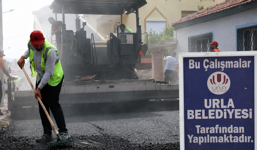 Urla’da asfalt seferberliği: Yollar yenileniyor