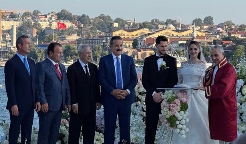 Nikah şahitleri Ali Koç ve Aziz Yıldırım… İsmail Yüksek ve Esen Metraş evlendi