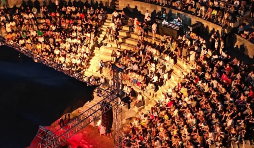 Bergama’da sanat şöleni: Tiyatro festivalinin programı açıklandı