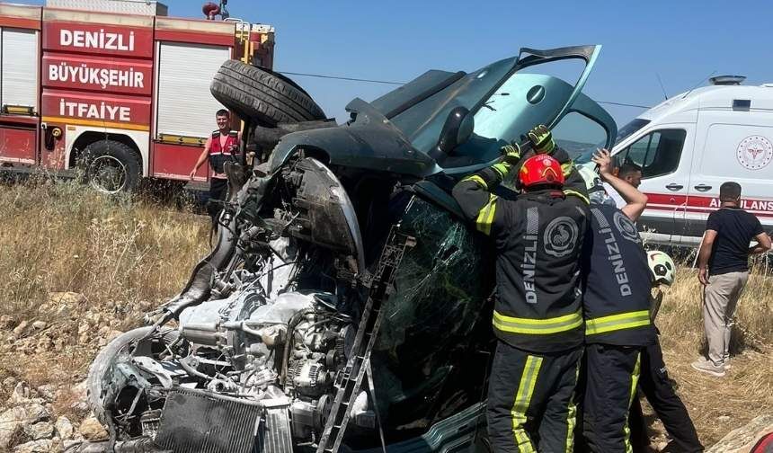 Denizli'de otomobil şarampole yuvarlandı: 4 kişi yaralandı