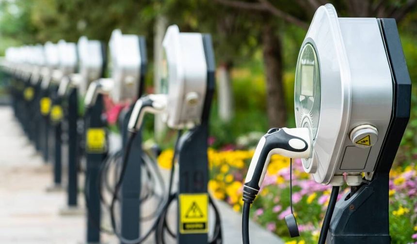 Konak’ta elektrikli araç atağı: 4 noktaya istasyon geliyor