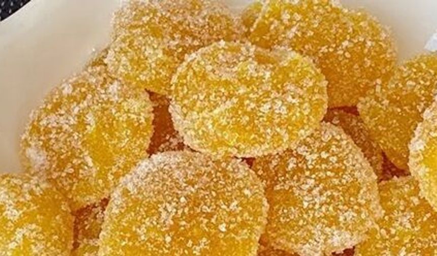 Kahvenin yanına en çok yakışan lezzet: Az malzemeyle lokum tarifi!