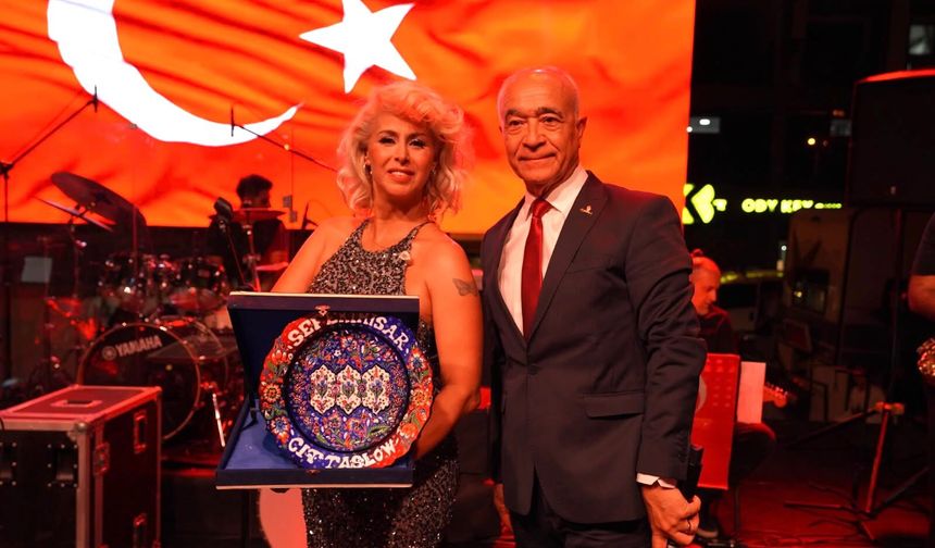 Seferihisar’da kurtuluş coşkusu: 104. yıl dönümü Niran Ünsal konseriyle taçlandı
