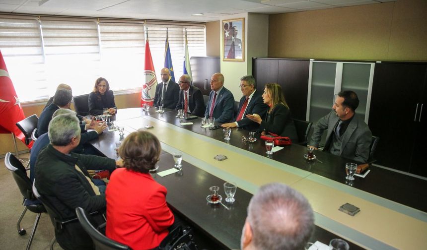 Başkan Ünsal muhtarları makamında ağırladı