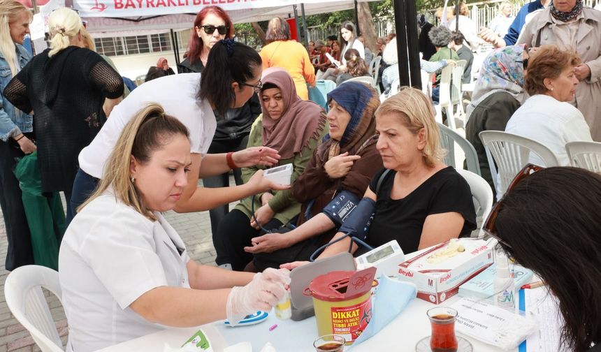 Bayraklı’da yaş almış büyükler için farkındalık buluşması