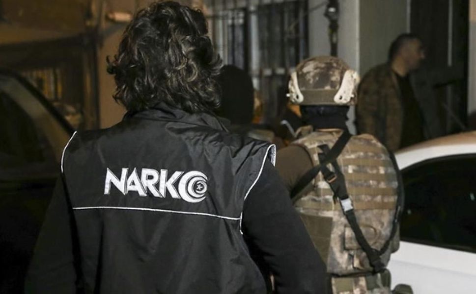 Manisa'da zehir tacirlerine operasyon: 2 şüpheli tutuklandı