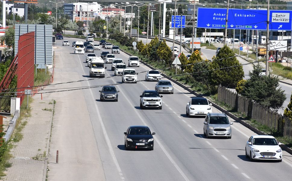 Bayram dönüşü ekiplerden dikkat çağrısı: İzmir-Afyon arası yoğunluk var