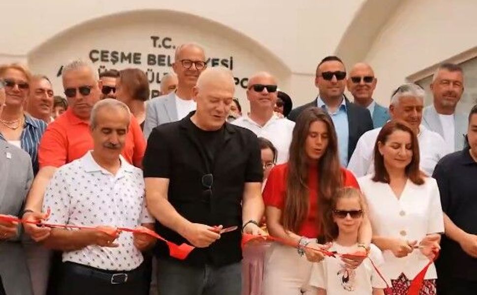 Çeşme Belediyesi'nden 19 Mayıs'a özel açılış: Atatürk Kültür ve Spor Merkezi gençliğe armağan edildi