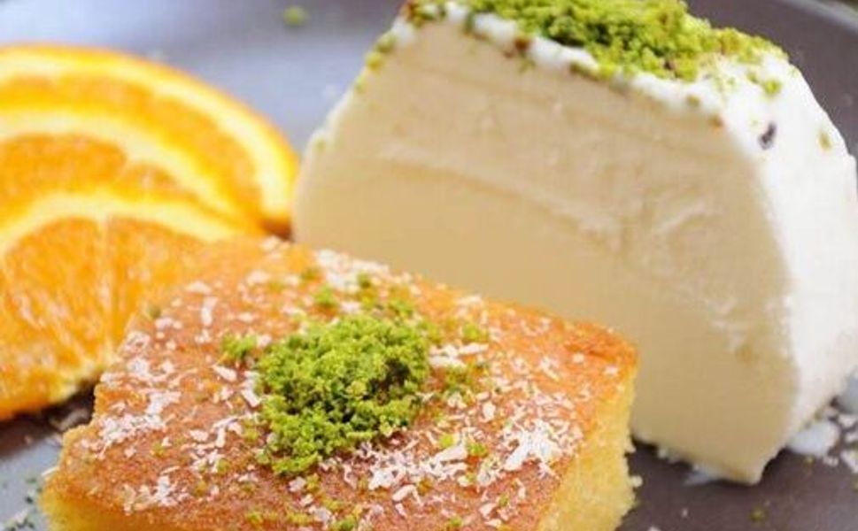 Bayram sofralarına serin dokunuş: Dondurmalı revani tarifi