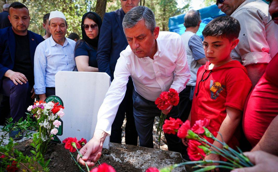 Özgür Özel’in amcası son yolculuğuna uğurlandı