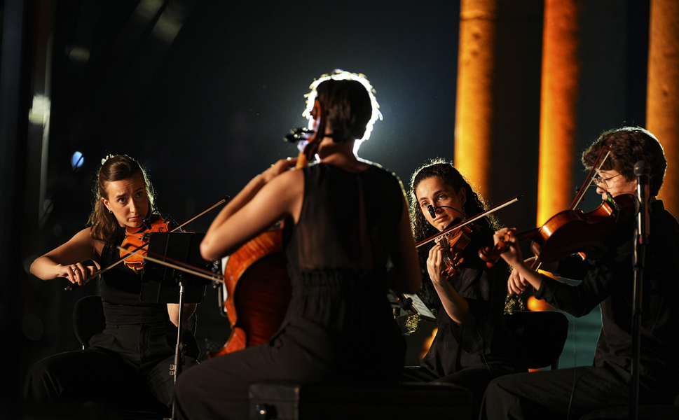 39. Uluslararası İzmir Festivali: Quatuor Magenta sahnesi izleyenleri büyüledi