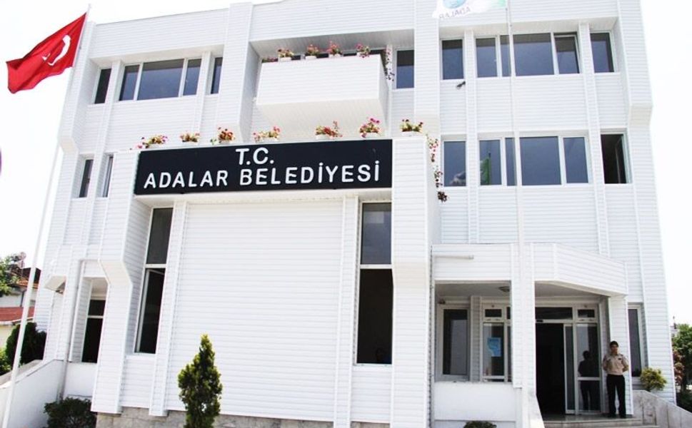 Adalar Belediyesi'nden operasyon iddialarına yalanlama: Gözaltı söz konusu değil