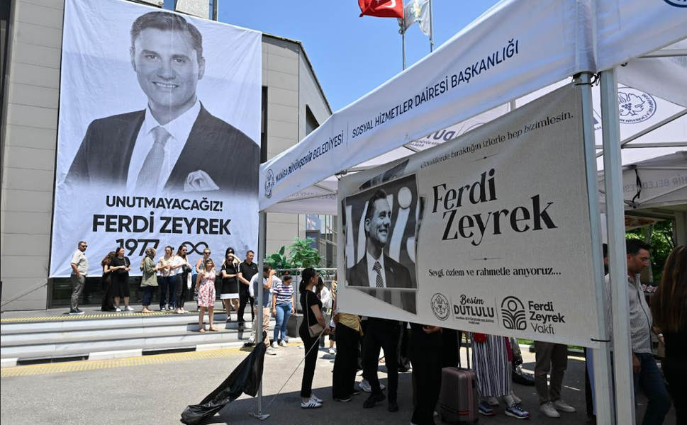 Manisa Büyükşehir’den Ferdi Zeyrek anısına 17 ilçede lokma hayrı
