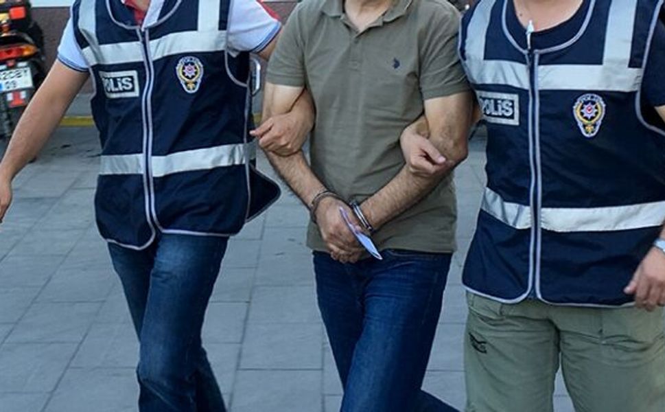 İstanbul-İzmir yolunda yasak maddeyle yakalanan 3 şüpheli tutuklandı