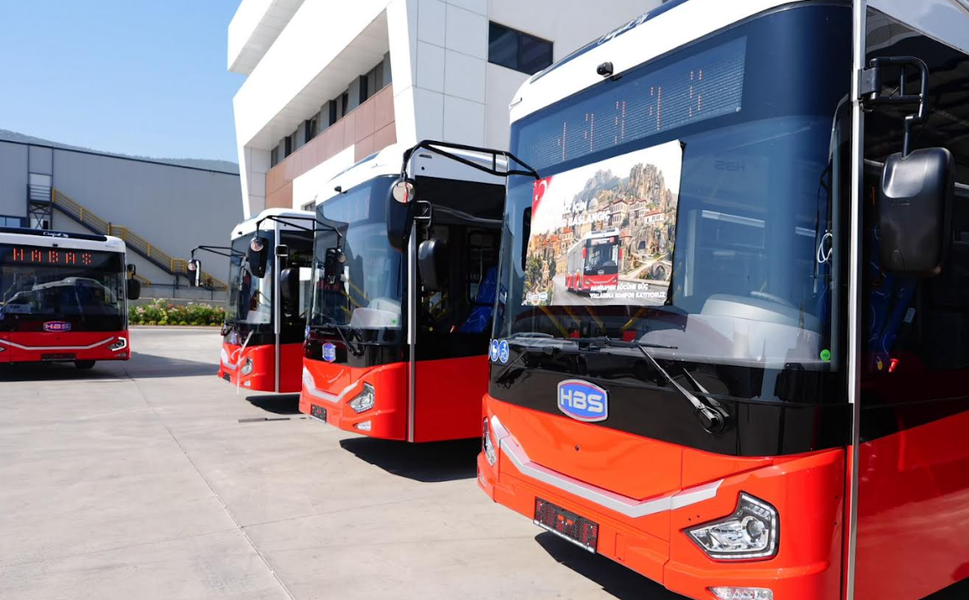 Manisa Büyükşehir, toplu ulaşım filosunu 15 yeni otobüsle güçlendiriyor