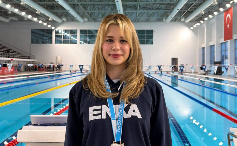 Milli para yüzücü Defne Kurt Avrupa şampiyonu oldu