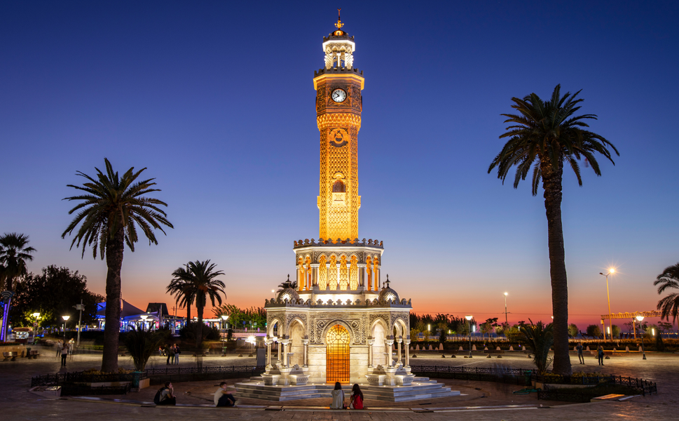 YKS tercihlerinde rota İzmir: Hangi üniversiteler hangi şartları sunuyor?