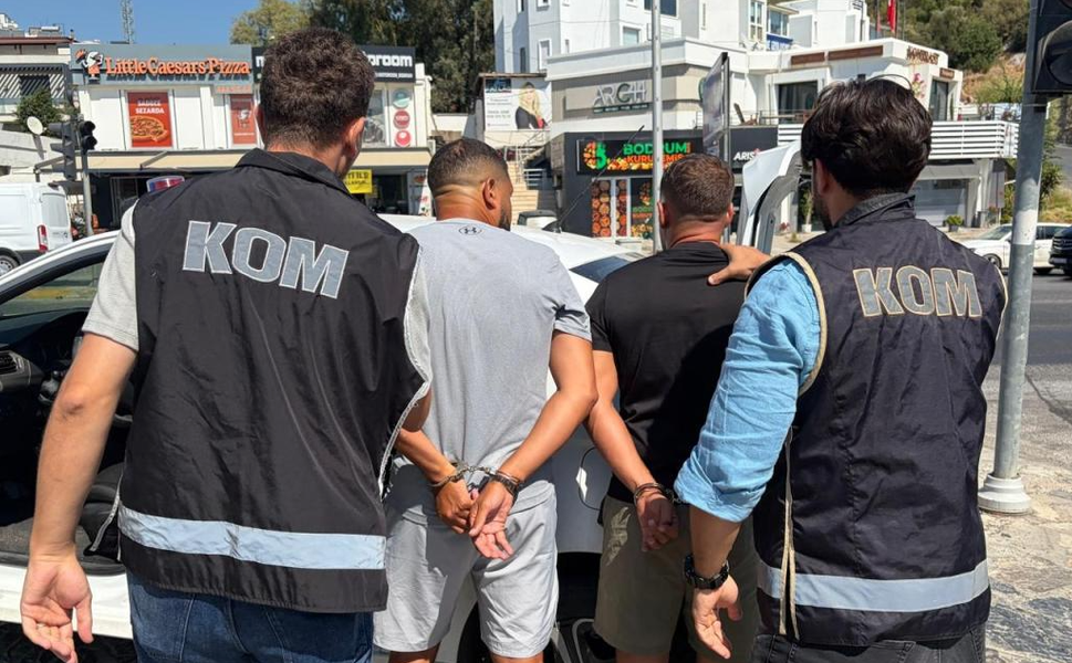 Fransa tarafından kırmızı bültenle aranan zanlı sahte kimlikle Bodrum'da yakalandı