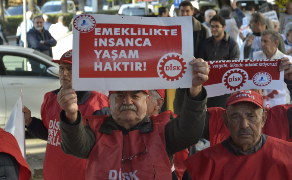 DİSK: Emeklilerin talepleri ertelenemez