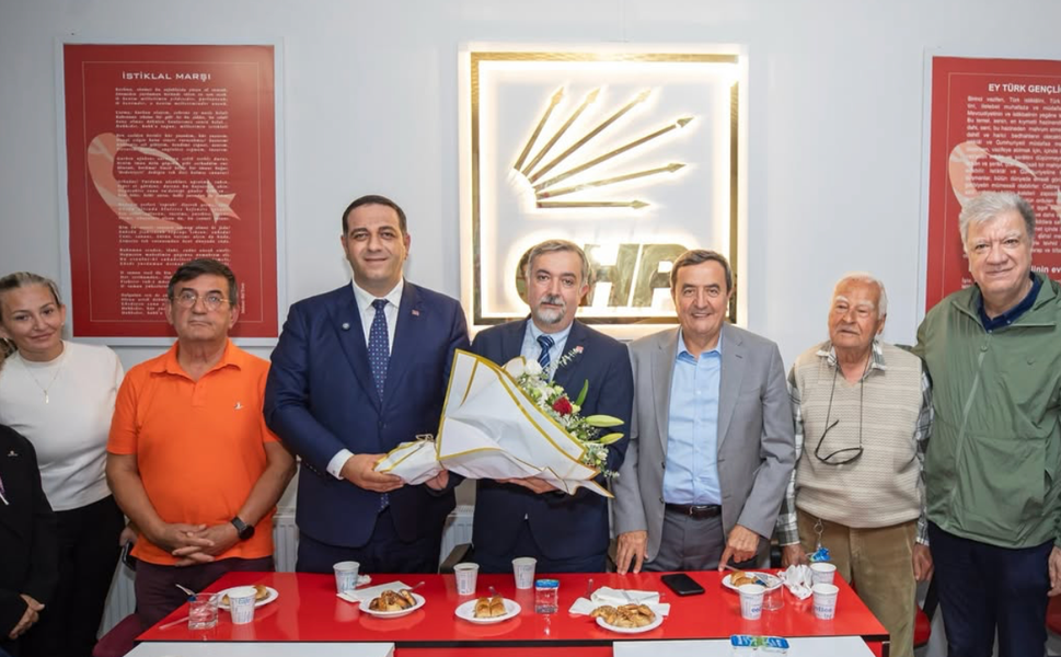 Eski başkanlar CHP Narlıdere’de buluştu: Çağlar’a destek ziyareti!