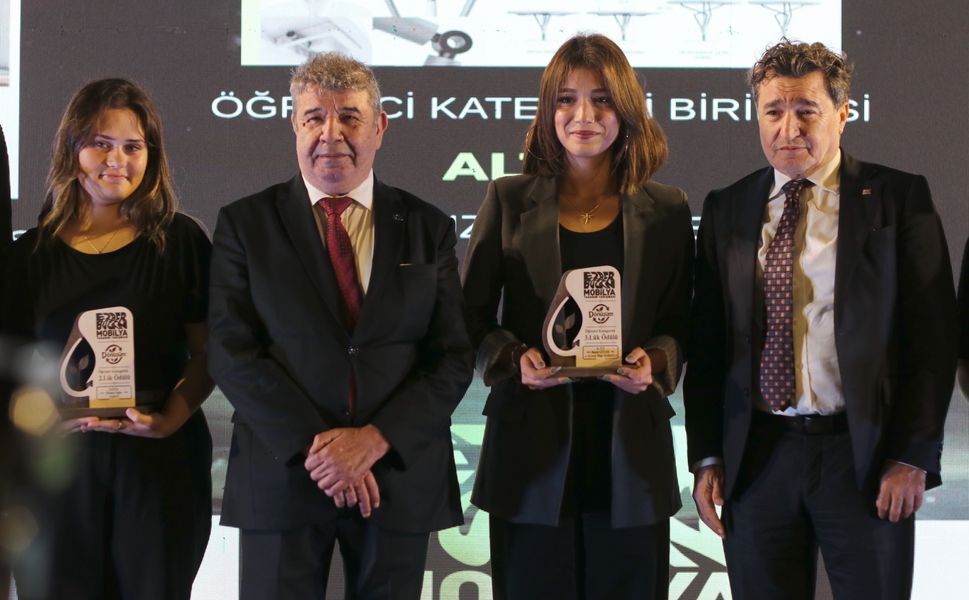 İzmir'de Ezber Bozan Mobilya Tasarım Yarışması'nda ödüller sahiplerini buldu