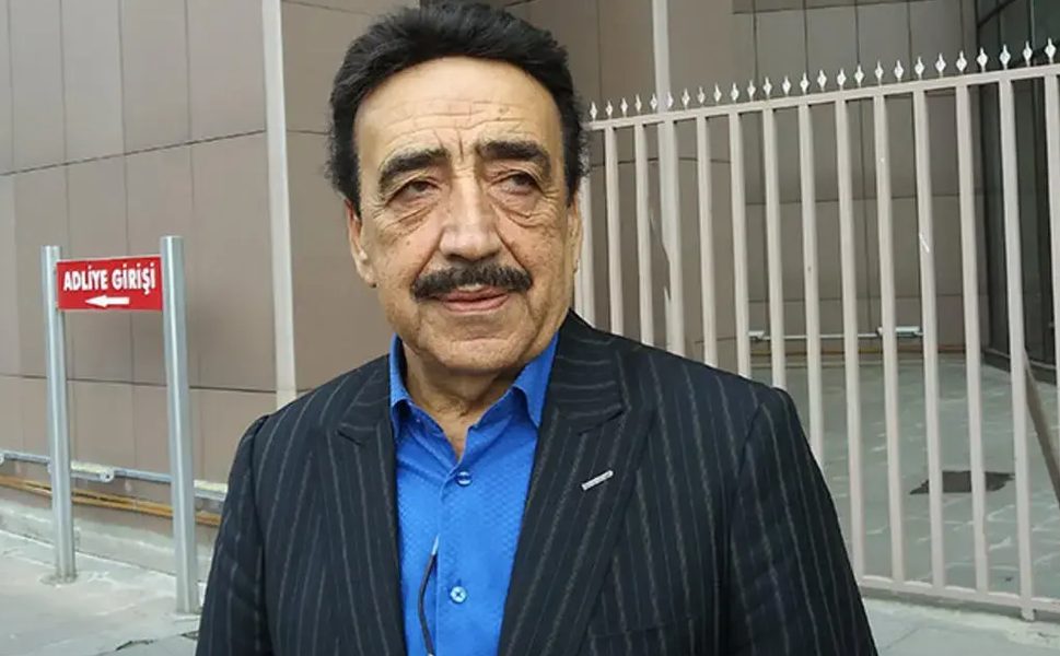 Sahnede rahatsızlanan Hakkı Bulut hastaneye kaldırıldı