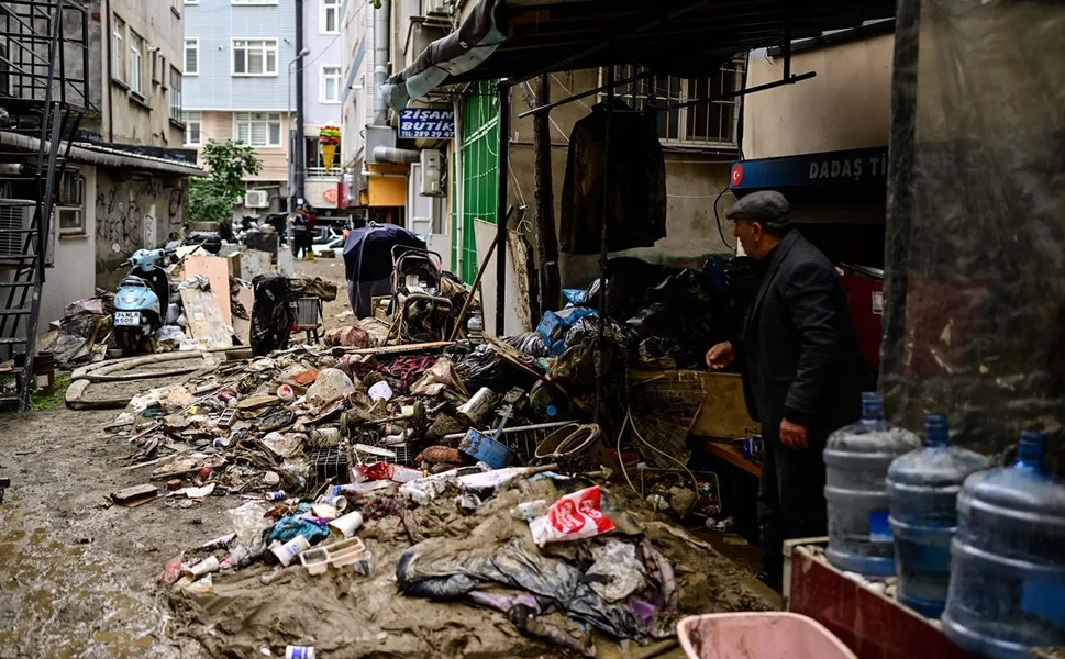 İstanbul'da selden etkilenen esnafa 80 milyon lira nakdi destek sağlanacak