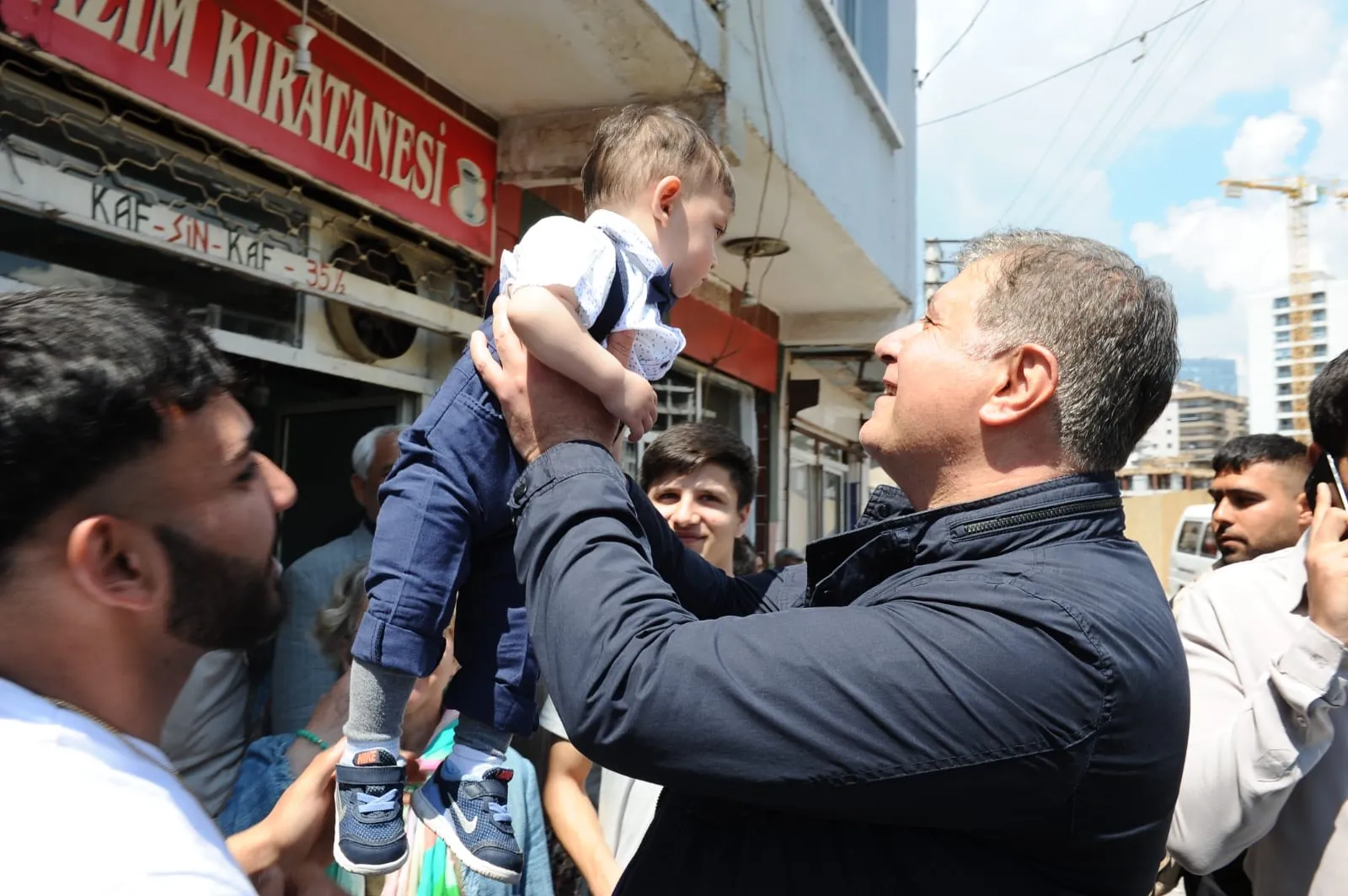 tugay-ve-foggo-ornekkoyluler-ile-bayramlasti