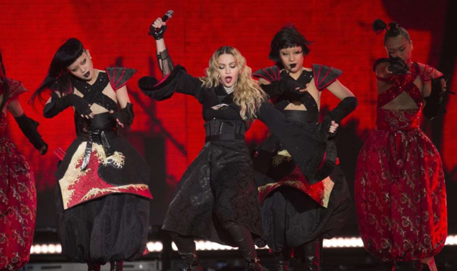 215200987-madonna-iha