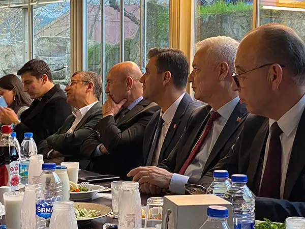 Lider'den Soyer'e 'Özel' davet