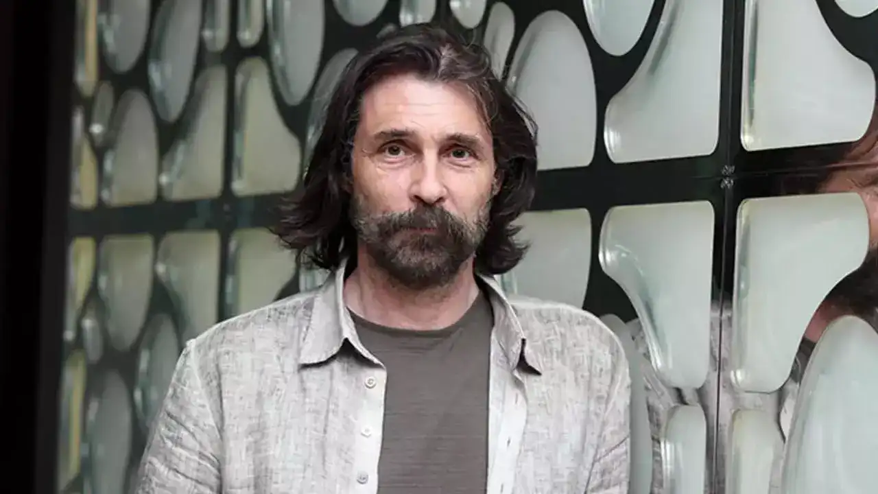 Эрдал бешикчиолу. Эрдал Бешикчиолу в молодости. Эрдал билинген.