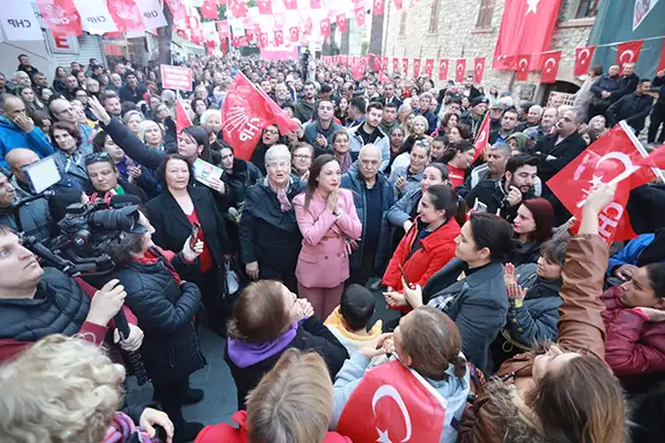 Efes Selçuk'ta seçim startı verildi: Başkan'a sevgi seli