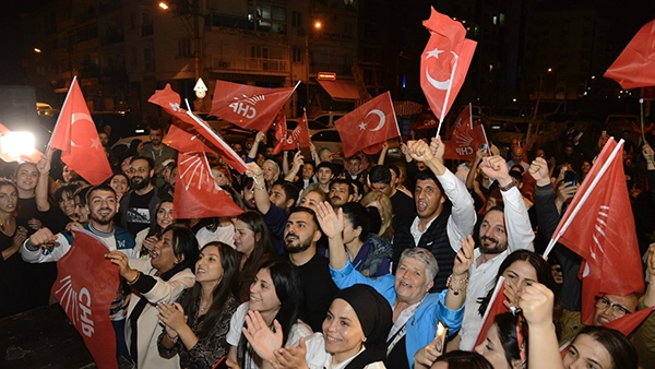 Yeni başkan Önal: Kaybeden yok, kazanan Bayraklı